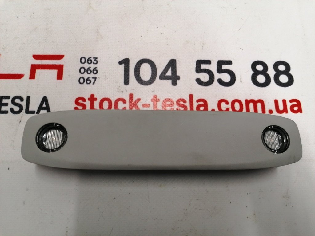 5 リアライトパネル Tesla モデル 3 1092575-00-J